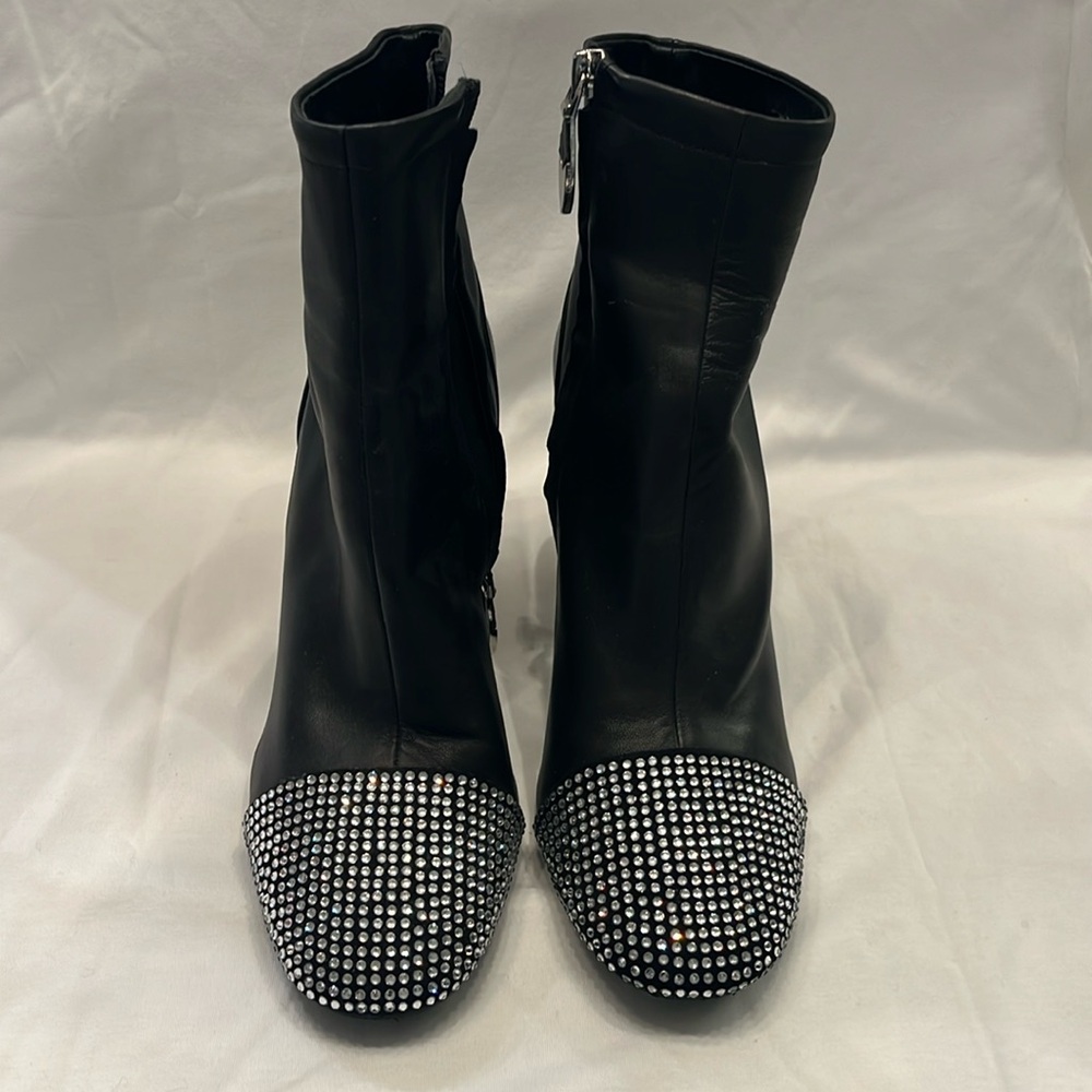 NWOT Rebecca Minkoff “ILIA CRYSTAL” Black Leather Cap Toe Ankle Boots, 9 1/2
